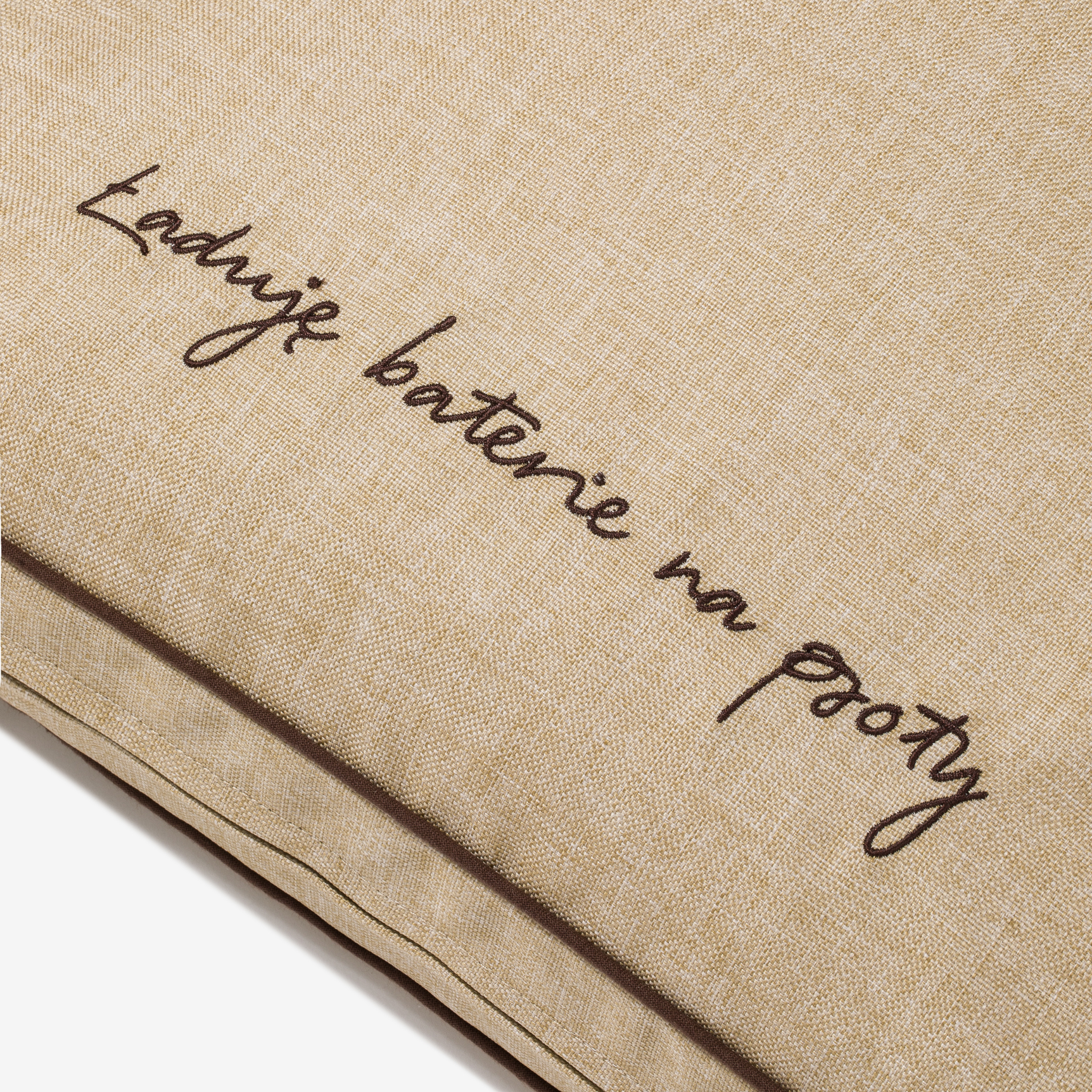 Legowisko z łuską gryki dla psa beżowe – różne rozmiary