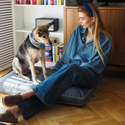 Legowisko z łuską gryki dla psa ciemnoszare – różne rozmiary